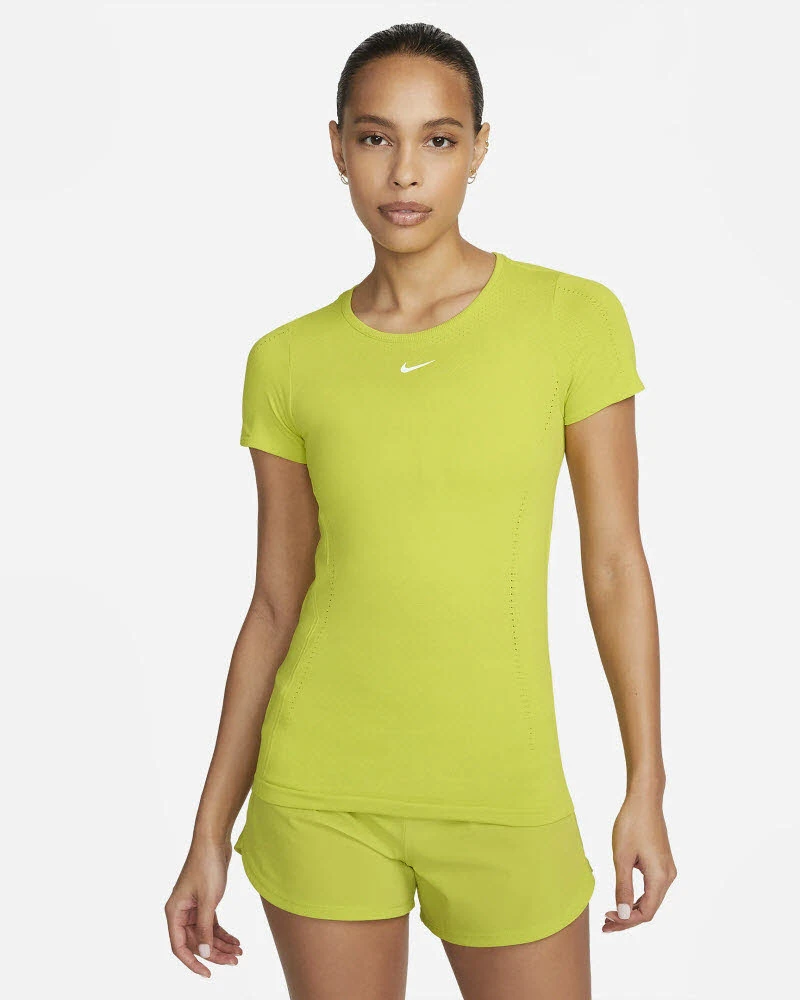 Nike W NK DFADV AURA SLIM SS TOP Nike W NK DFADV AURA SLIM SS TOP -Sportbekleidung Geschäft 224125020 1