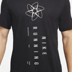 Nike U NK DF TEE RUN DIVISION -Sportbekleidung Geschäft 246124238 4P1yrXq7R9NfAJ